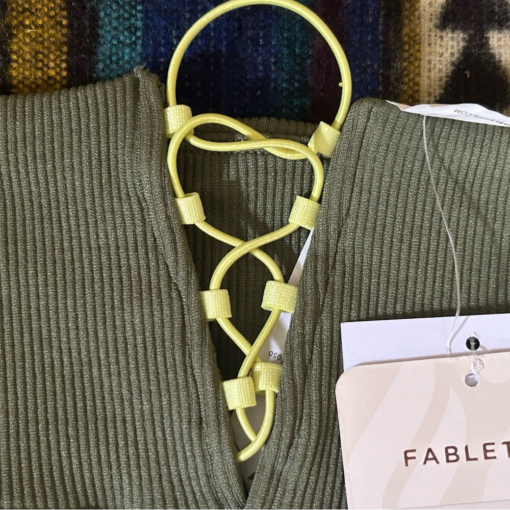 NWT Fabletics Olive Green Leggings Laced Up Detail! Size Large